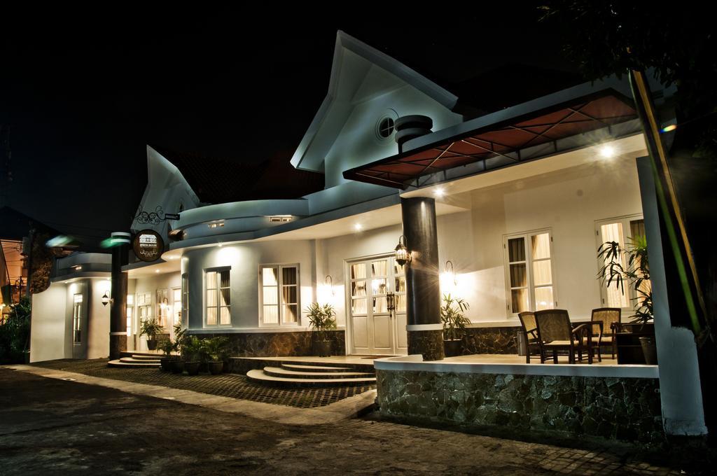 Ipienk House Yogyakarta Hotel Buitenkant foto